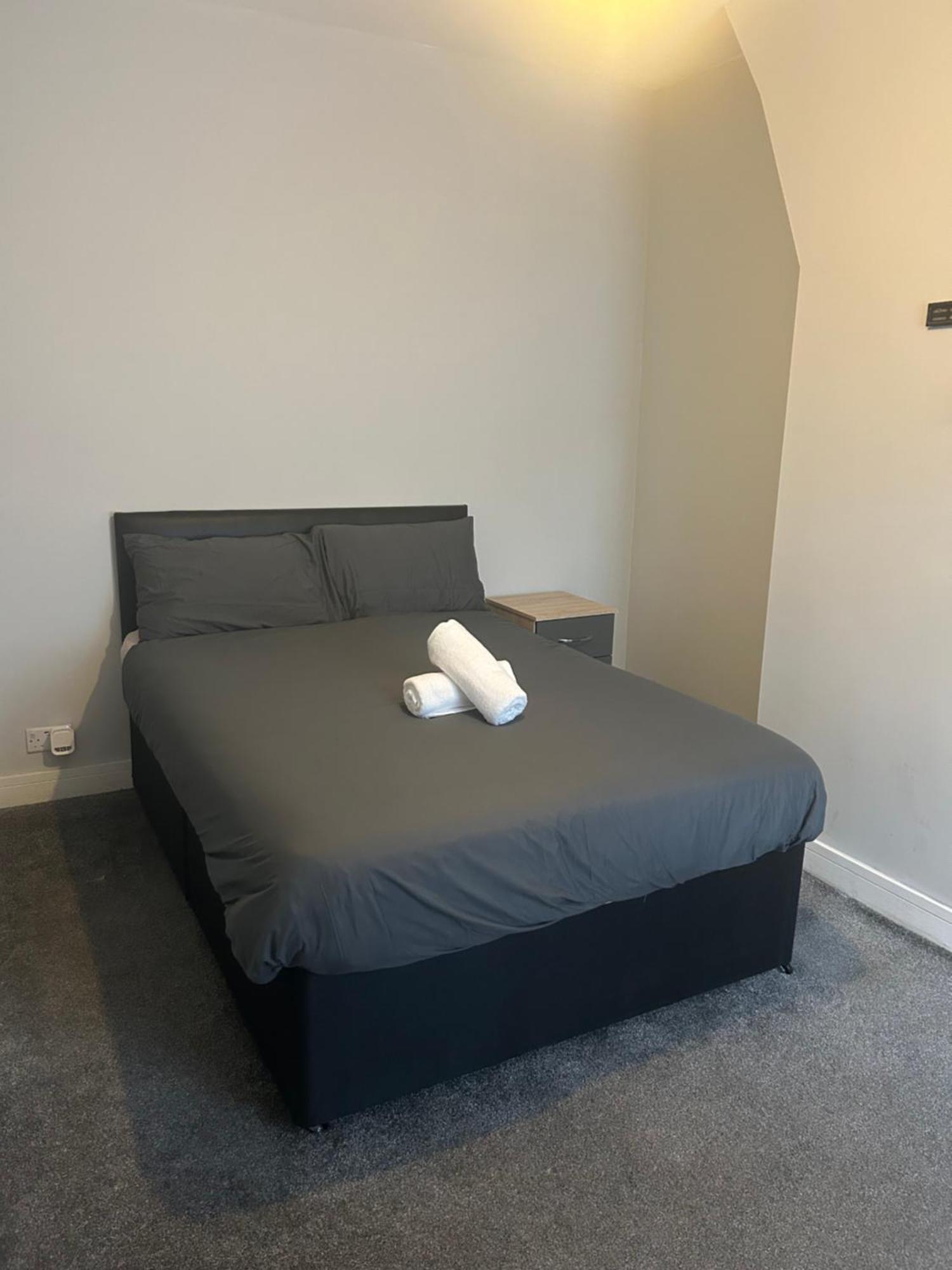 Brunswick Place Xxx Stoke-on-Trent Bagian luar foto